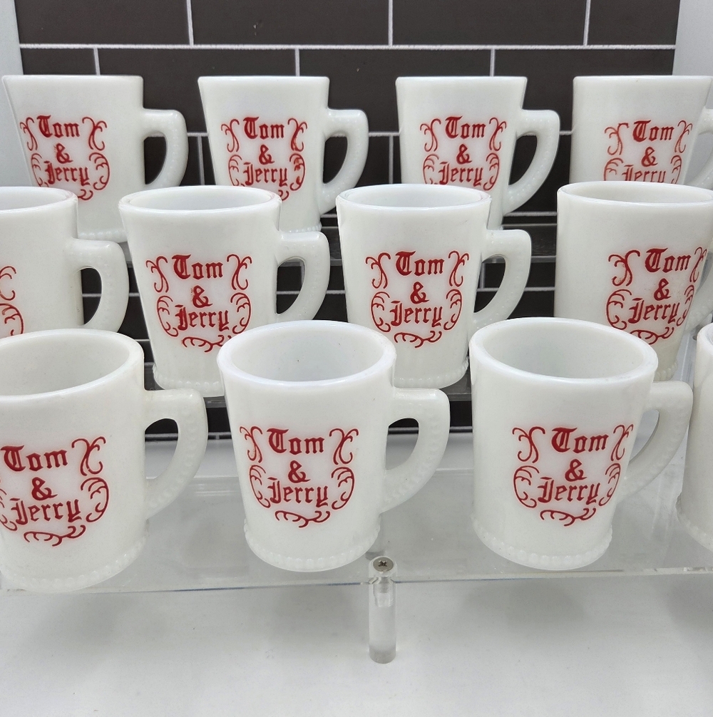 Set Of 2 McKee Tom & Jerry Milk Glass Cups